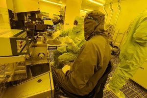Cleanroom-training-Swansea-University-600-300x200.jpg